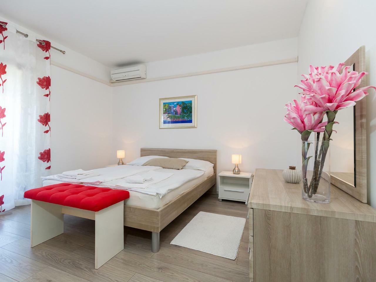 Ulika Rooms & Apartments 포레치 외부 사진